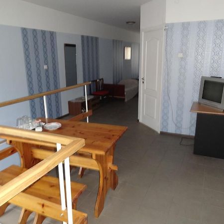 Hotel Rebir Daugavpils Exterior photo