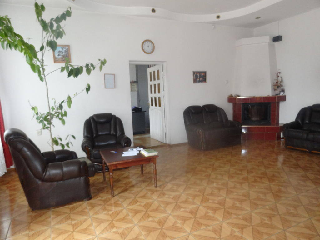 Hotel Rebir Daugavpils Exterior photo