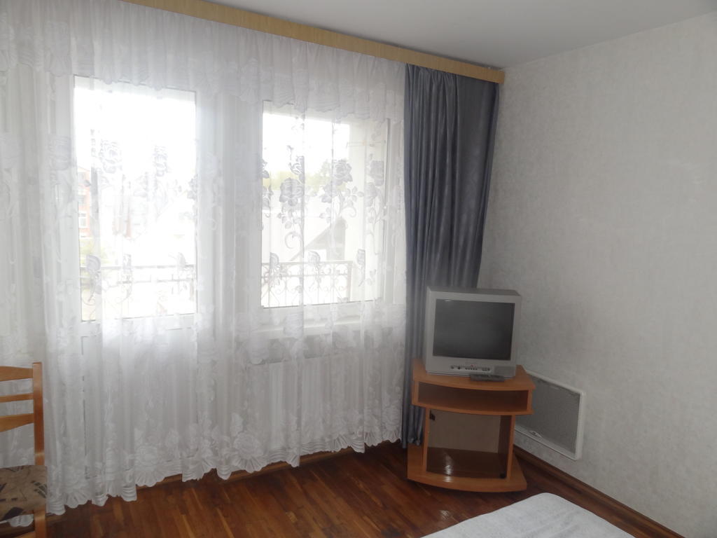 Hotel Rebir Daugavpils Exterior photo