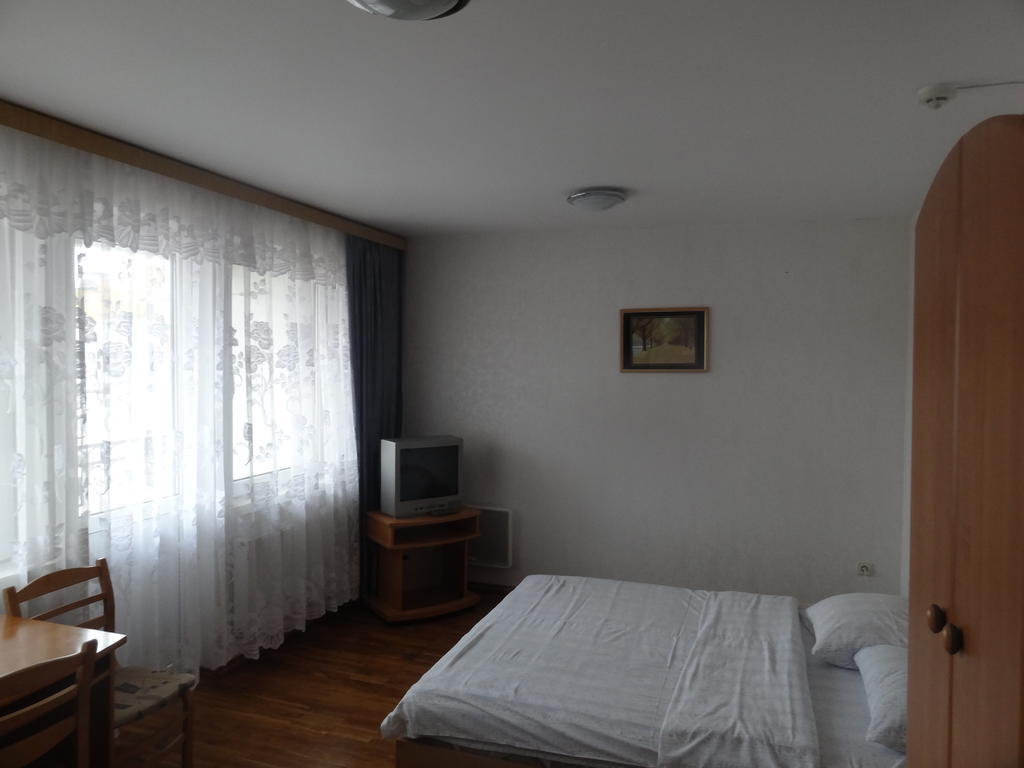 Hotel Rebir Daugavpils Exterior photo