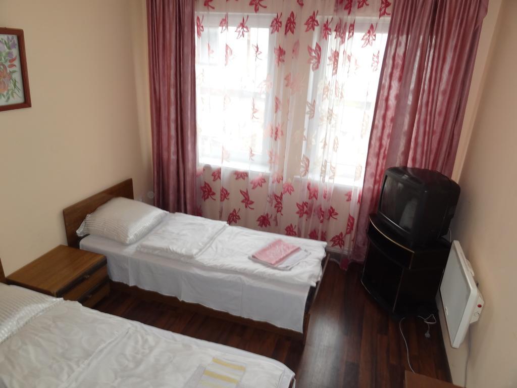 Hotel Rebir Daugavpils Exterior photo